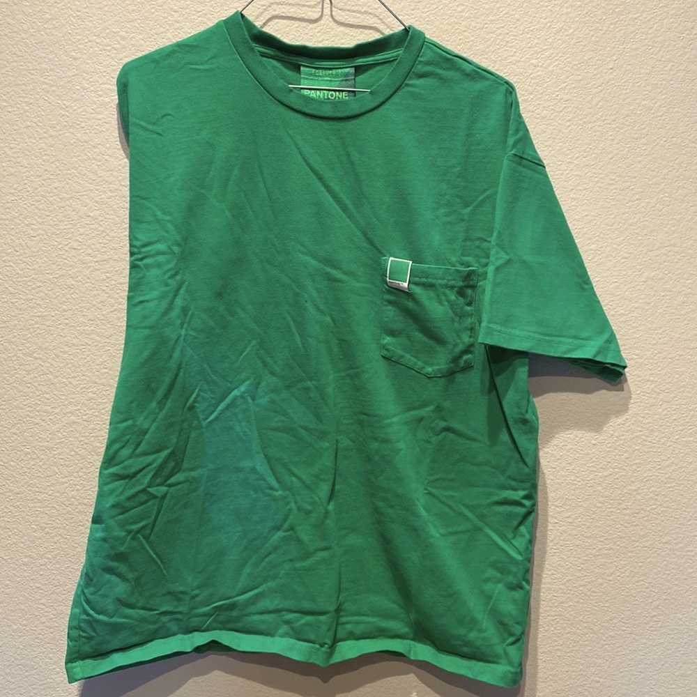 M | Forever 21 | Pantone